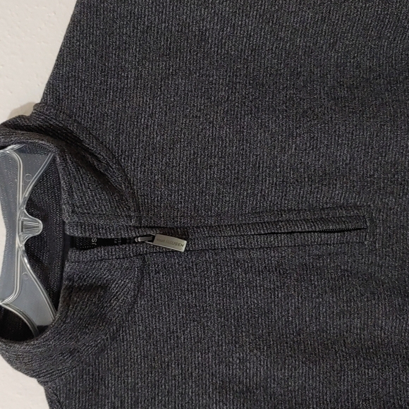 Van Heusen Men's Classic Fit 1/4 Zip Sweat Shirt - Picture 2 of 6